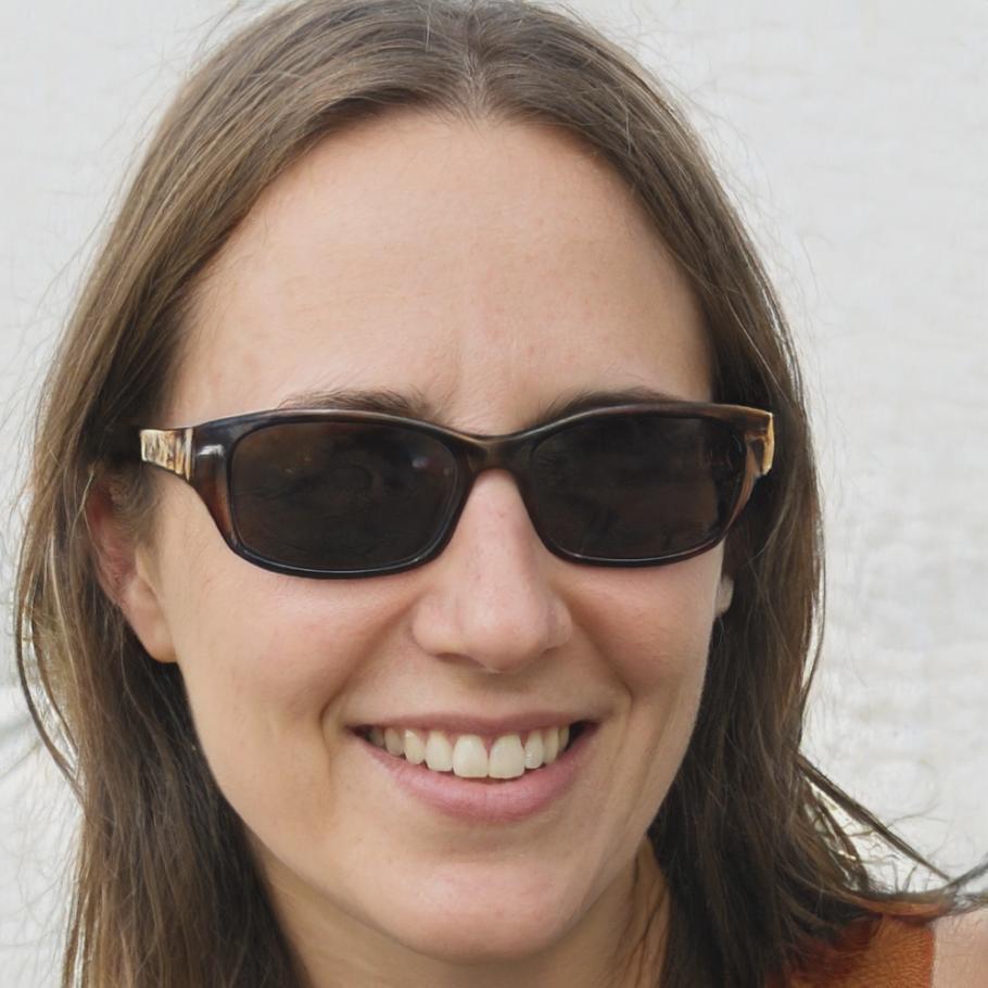 Portret profesional Elena Dumitrescu